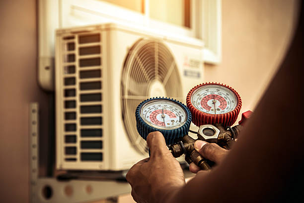 Professional Ac Installation technician working in Lewisburg, PA